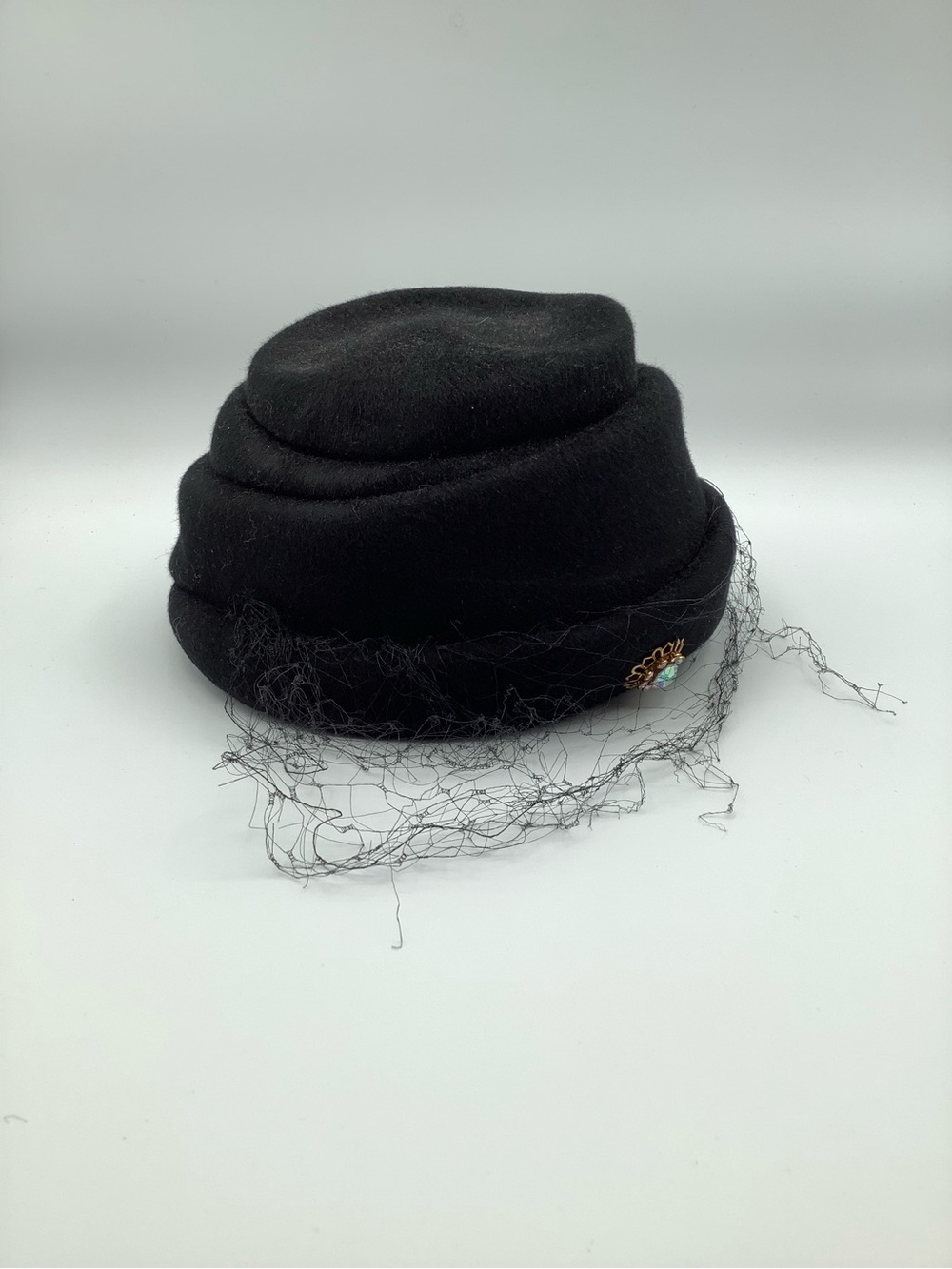 Women's Black Felt Veiled Hat with Decorative Brooch